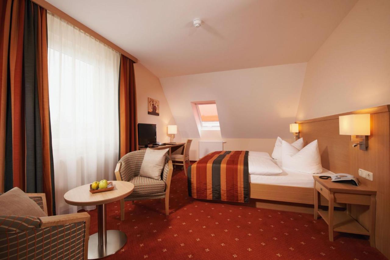 Parkhotel Neustadt Нойщад-ин-Заксен Екстериор снимка