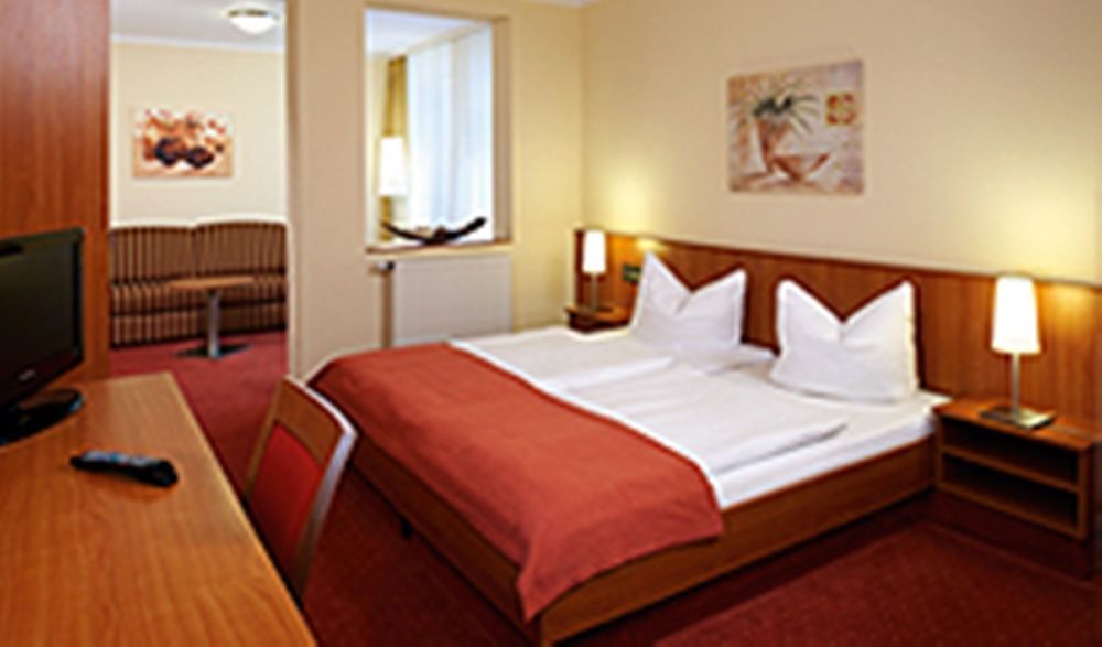 Parkhotel Neustadt Нойщад-ин-Заксен Екстериор снимка